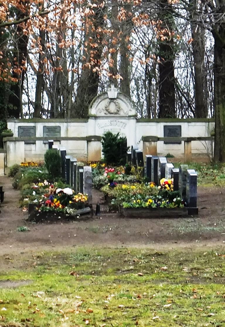 Familienchronik Richter-Müller: Familiengrabanlage der Familie Richter in Cunnersdorf bei Kamenz, Sachsen.