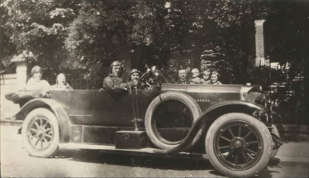 Familienchronik Vogtland: Georg und Frida Adele Müller aus Kamenz in Sachsen zu Besuch bei Familie Felix Müller in Lengenfeld/ Vogtland.